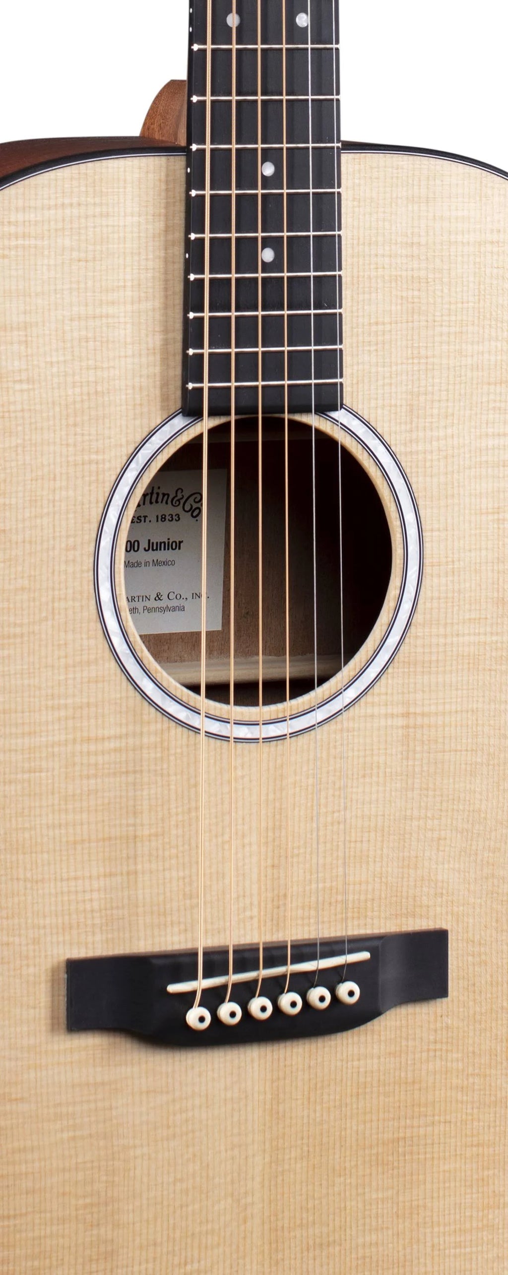 000Jr-10 Acoustic Guitar B887594