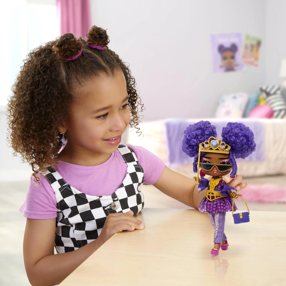 Fashion Doll Cassie Cool with 10+ Surprises Y22269