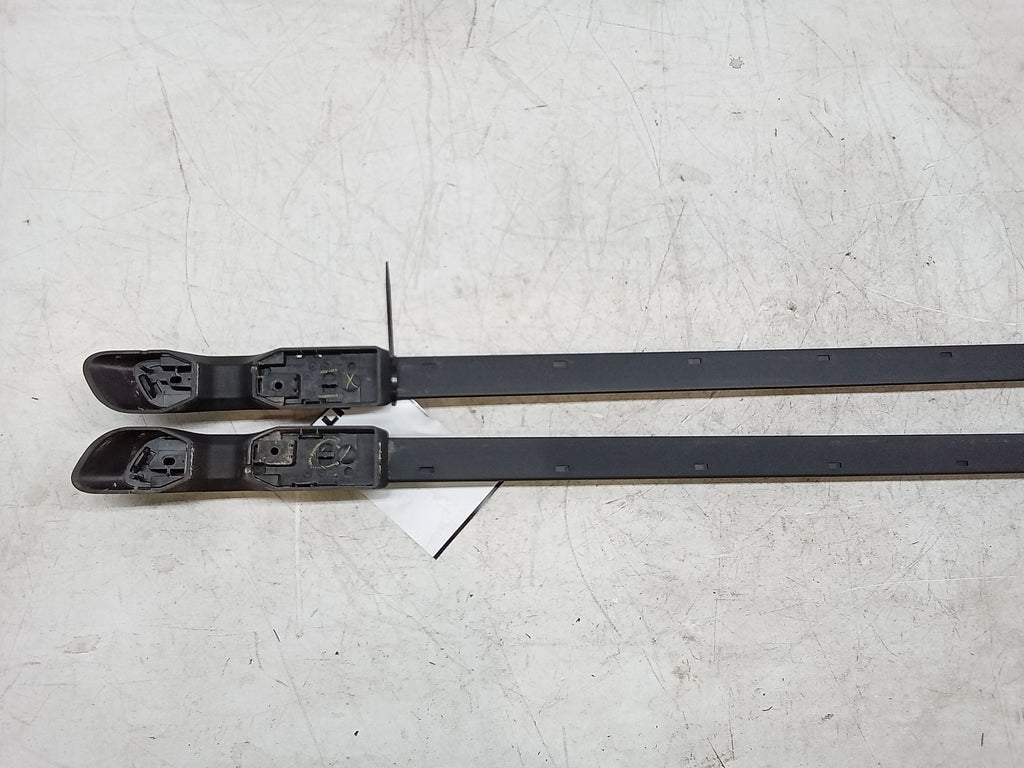 Left And Right Roof Rack Rails D362679