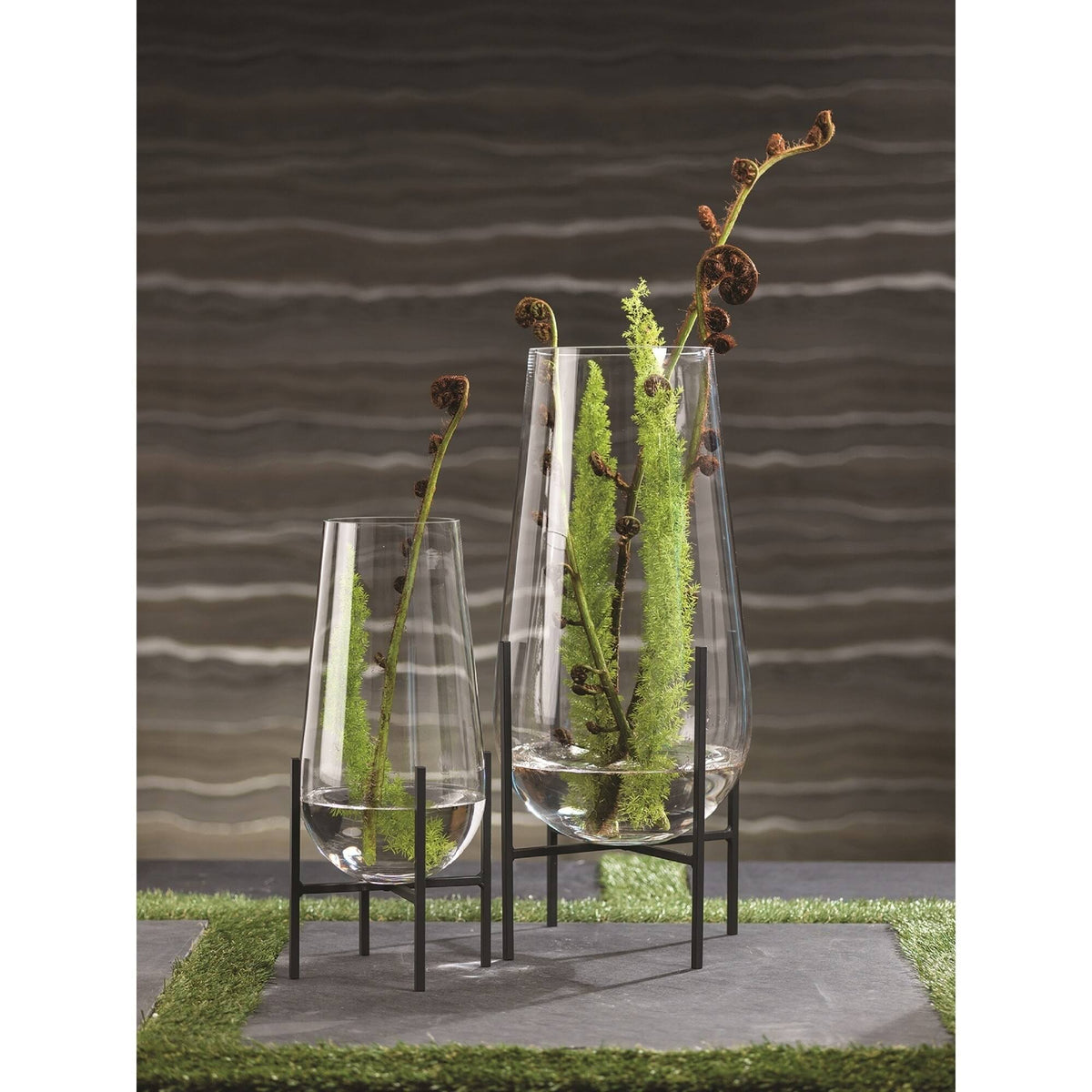 18.5-Inch Tall Vase / Hurricane on Metal Stand V999030
