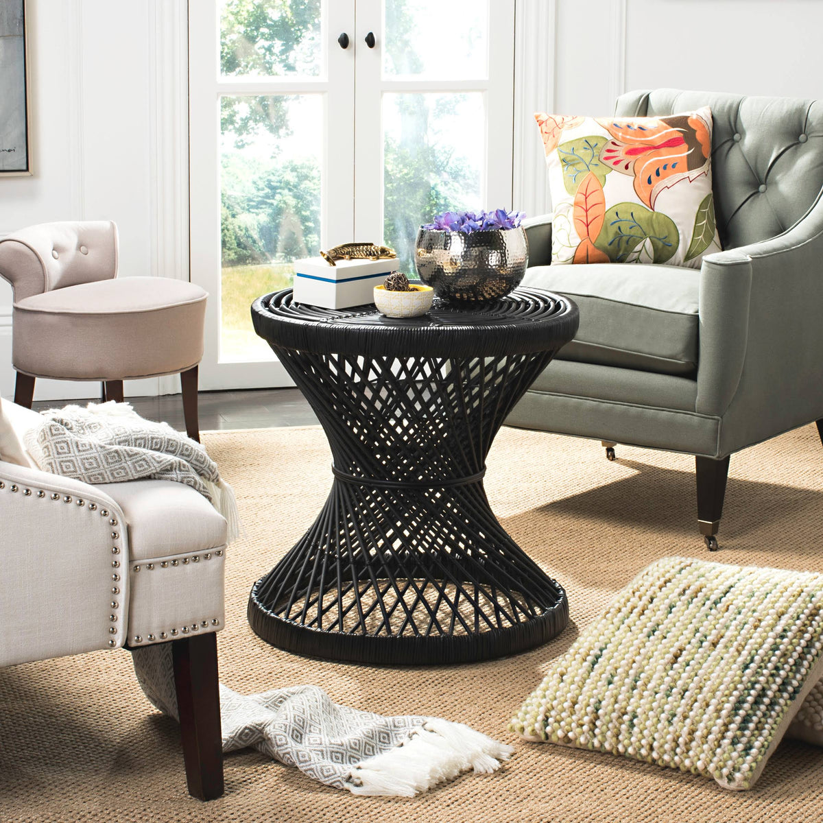 Black Small Accent Table O247